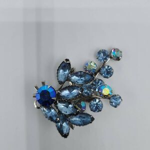 Vintage Unsigned Silver-tone Floral Hues Rhinestones AB Brooch Blue OS